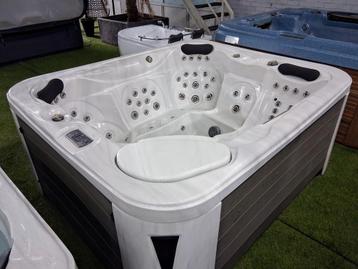 Top merk jacuzzi erg goede massage incl Bezorging&garantie  beschikbaar voor biedingen