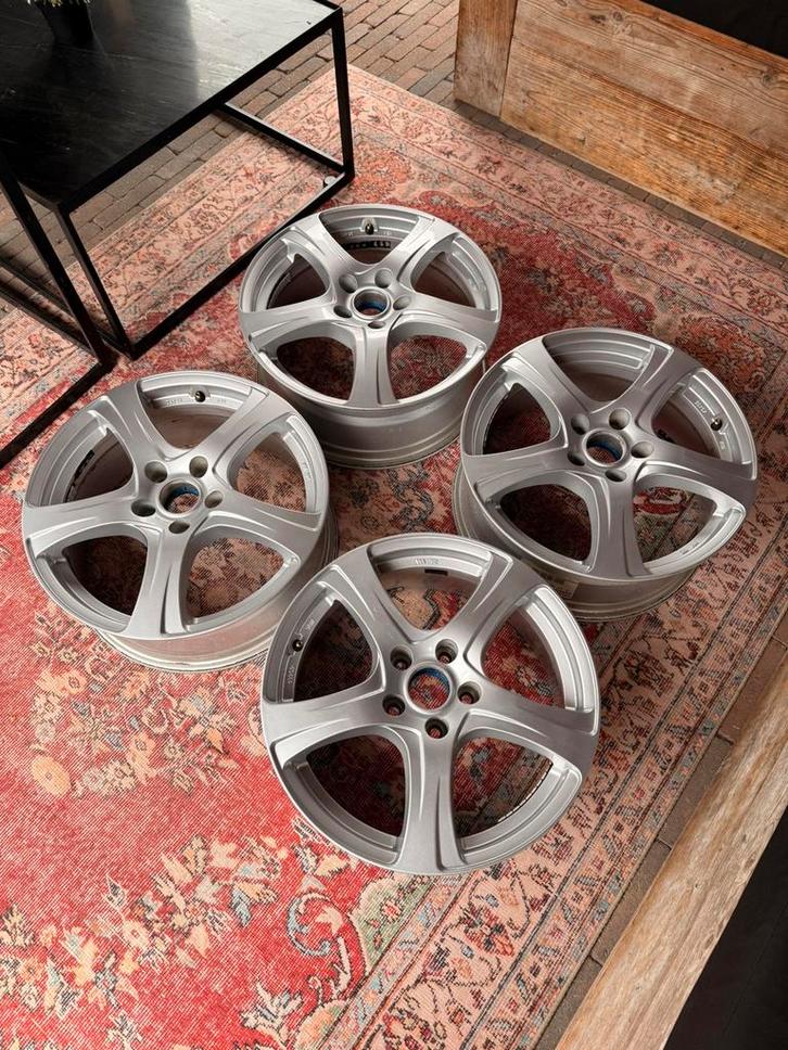 Oxxo 17 inch lichtmetalen velgen, Auto diversen, Wieldoppen, Zo goed als nieuw, Ophalen of Verzenden