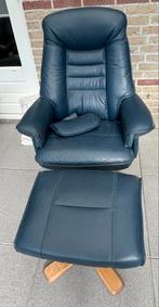 2 Leren fauteuils met voetenbankjes, Huis en Inrichting, Fauteuils, Ophalen, Gebruikt, Leer, 75 tot 100 cm