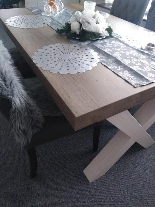 Mooie eettafel met 4 stoelen, goed onderhoud, Huis en Inrichting, Complete eetkamers, Zo goed als nieuw, Ophalen