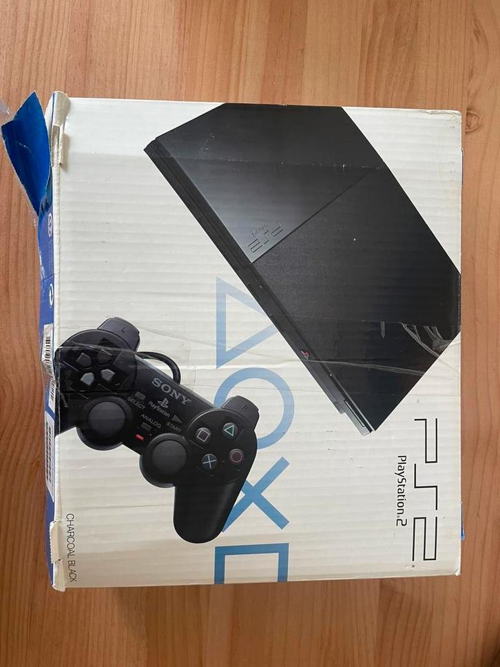 PlayStation 2, Spelcomputers en Games, Spelcomputers | Sony PlayStation 3, Zo goed als nieuw, Slim, Met 2 controllers, Ophalen of Verzenden