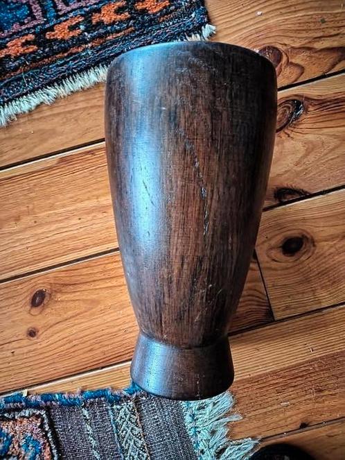 Hoge houten Pot uit India handwerk, Antiek en Kunst, Kunst | Beelden en Houtsnijwerken, Ophalen of Verzenden