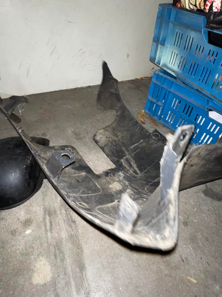 Piaggio zip onderkuip en buddy klepje, Ophalen, Nieuw, Zadel, Piaggio