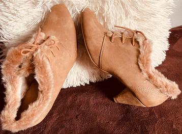 Beige Winterschoenen. Maat: 38 beschikbaar voor biedingen