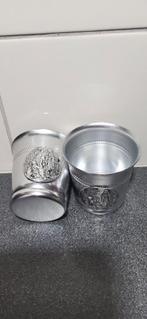 2x FranseLourdes Maria Aluminium Bekers - 6,5 cm hoog, Antiek en Kunst, Antiek | Religie, Ophalen of Verzenden