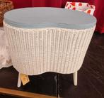 Lloyd Loom mand of tafeltje
Aparte vorm, Antiek en Kunst, Curiosa en Brocante, Ophalen