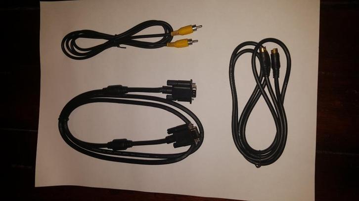 VGA, HDMI, S-video en gele tulp kabels, Computers en Software, Pc- en Netwerkkabels, Nieuw, Ophalen