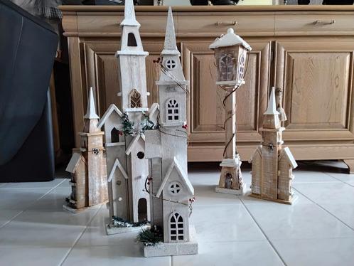 Heel mooi houten kersthuis kerstkerk 75 cm hoog, Diversen, Kerst, Zo goed als nieuw, Ophalen
