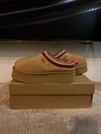 Ugg Tazz Chestnut - Instappers, Kleding | Dames, Schoenen, Ophalen of Verzenden, Nieuw, Beige, Pantoffels of Sloffen