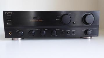 Sony TA F561 R versterker beschikbaar voor biedingen