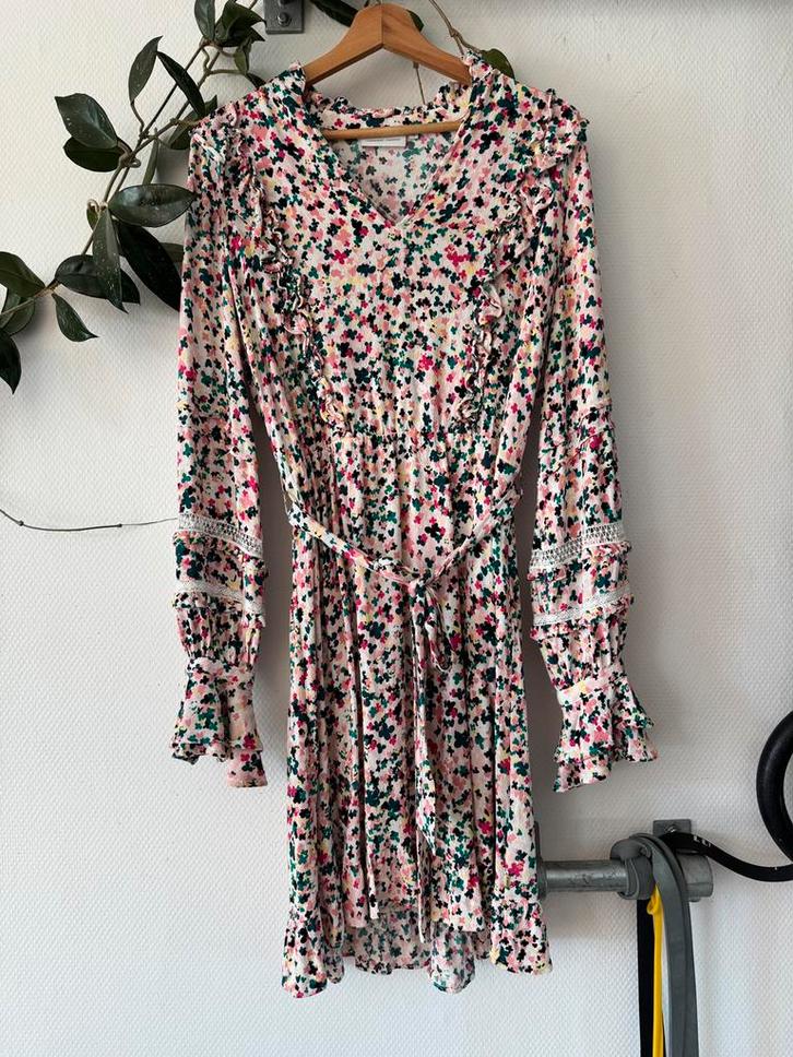 Mooie jurk van Fabienne Chapot maat 38, Kleding | Dames, Jurken, Zo goed als nieuw, Maat 38/40 (M), Roze, Boven de knie, Ophalen of Verzenden