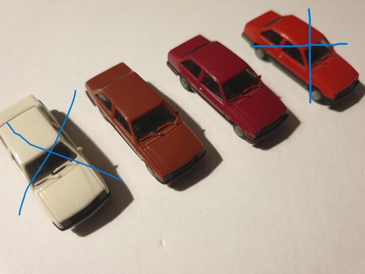 1:87 Opel Corsa A sedan donkerrood of bruin Herpa €4 / st, Hobby en Vrije tijd, Modelauto's | 1:87, Zo goed als nieuw, Auto, Herpa