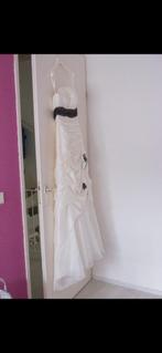 Witte trouwjurk met zwarte accenten, Ophalen, Zo goed als nieuw, Wit, Trouwjurk