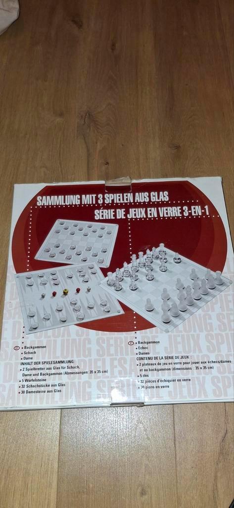 Glazen Schaak-, Dam & Backgammonspelset NIEUW & IN OVP, Hobby en Vrije tijd, Gezelschapsspellen | Bordspellen, Zo goed als nieuw