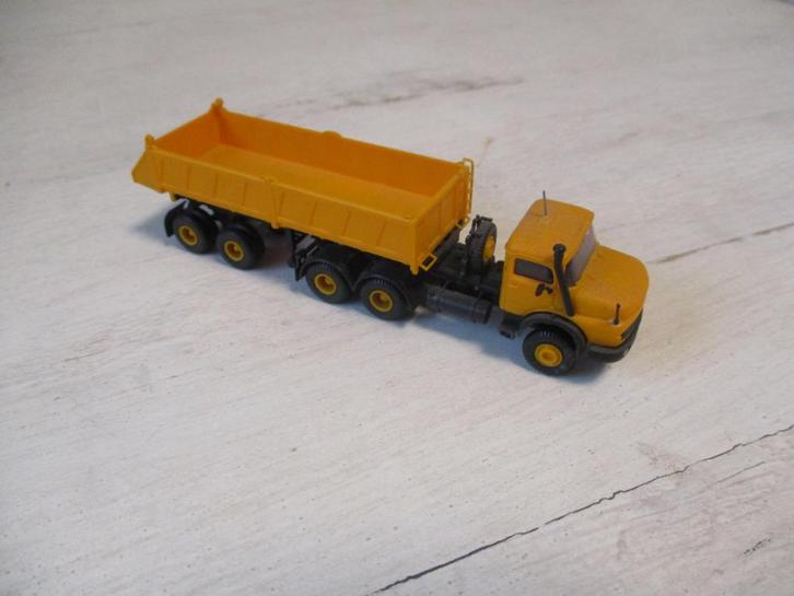 Kibri Mercedes met bakwagen oplegger, Hobby en Vrije tijd, Modelauto's | 1:87, Zo goed als nieuw, Bus of Vrachtwagen, Overige merken