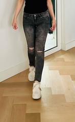 Mooie guess subtiele ripped details jeans. Maat 28, Kleding | Dames, Spijkerbroeken en Jeans, Guess, Ophalen of Verzenden, Zo goed als nieuw