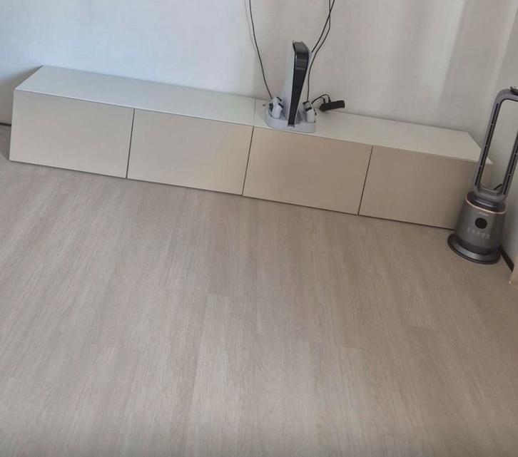 IKEA TV Meubel x 2 - Wit met deuren, Huis en Inrichting, Kasten | Kledingkasten, Zo goed als nieuw, Minder dan 100 cm, 100 tot 150 cm