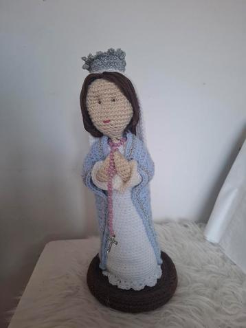 Gehaakte Maria Beeld beschikbaar voor biedingen