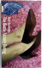 Beryl Bainbridge - The Bottle Factory Outing (Ex.2) (ENGELST, Ophalen of Verzenden, Gelezen, Fictie
