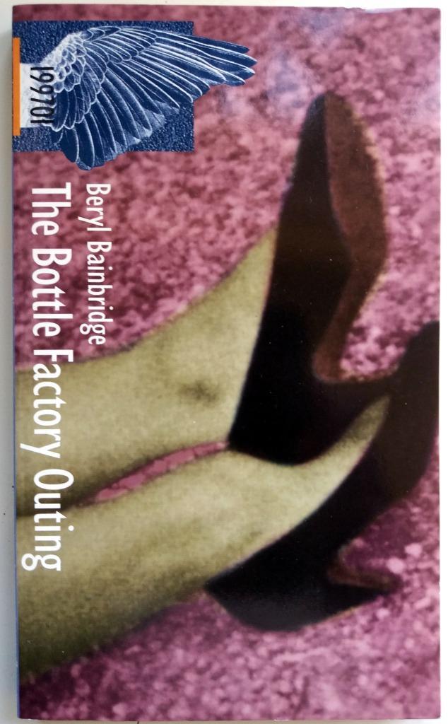 Beryl Bainbridge - The Bottle Factory Outing (Ex.2) (ENGELST, Boeken, Taal | Engels, Gelezen, Fictie, Ophalen of Verzenden