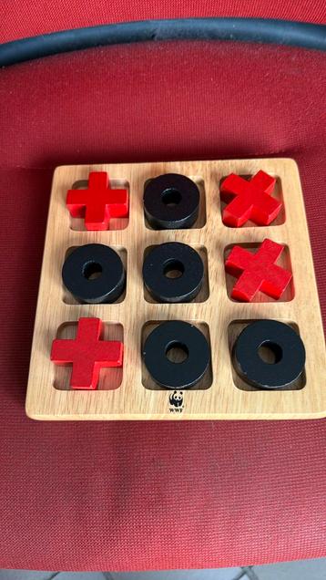 Tic-Tac-Toe of 3 op een rij Houten spel beschikbaar voor biedingen
