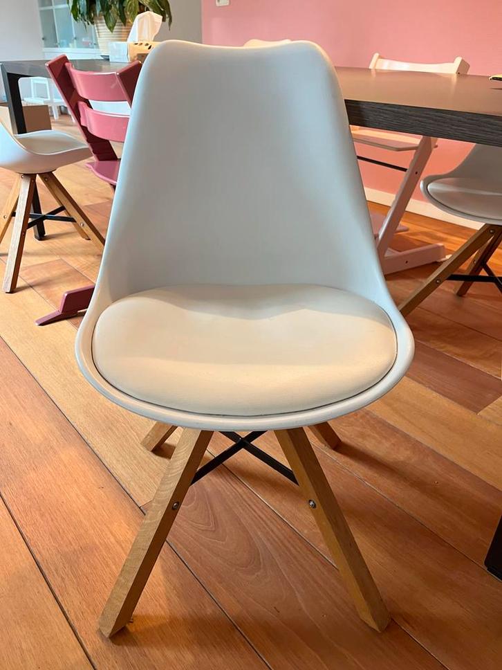 Vier Eetkamerstoelen - Stevig & Duurzaam!, Huis en Inrichting, Stoelen, Gebruikt, Vier, Hout, Wit, Ophalen