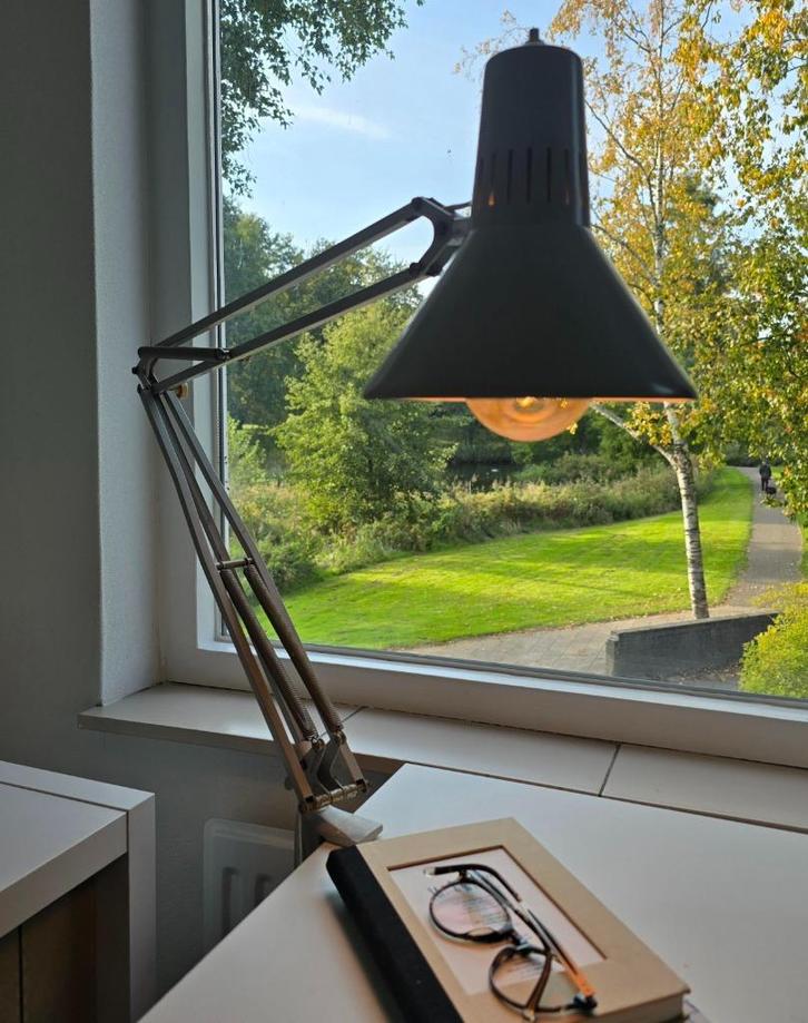 Industriële / retro Zweedse bureaulamp | startbod 15,00 euro, Huis en Inrichting, Lampen | Tafellampen, Zo goed als nieuw, 75 cm of meer