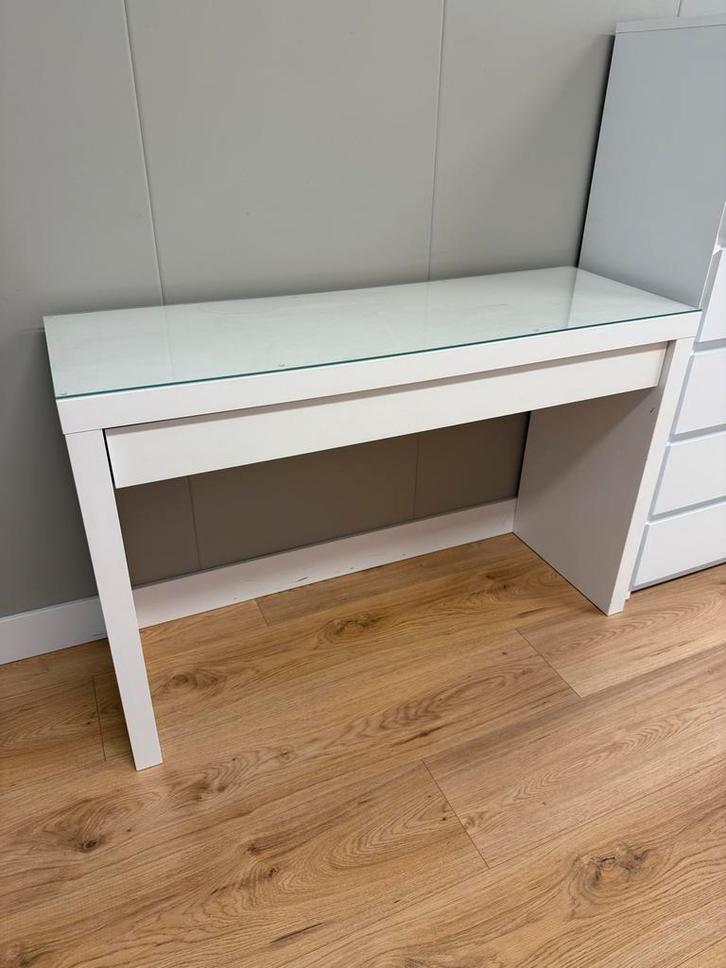 Ikea Malm Toilettafel met Glasplaat, Huis en Inrichting, Tafels | Kaptafels, Gebruikt, Minder dan 100 cm, 100 tot 150 cm, Hout