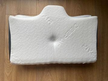 Deep Air memory foam ergonimic pillow beschikbaar voor biedingen