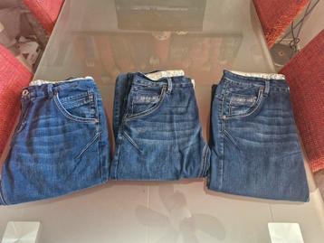 3 Nieuwe Cars jeans beschikbaar voor biedingen