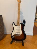 Fender Gitaar met Standaard en Aankoopbewijs, Muziek en Instrumenten, Snaarinstrumenten | Gitaren | Elektrisch, Ophalen, Zo goed als nieuw