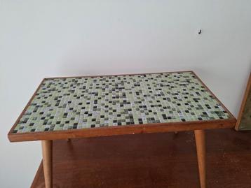 Vintage Bijzettafeltje met Mozaïek beschikbaar voor biedingen