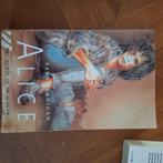Alice, Ophalen of Verzenden, Zo goed als nieuw, Sara flanigan, Nederland