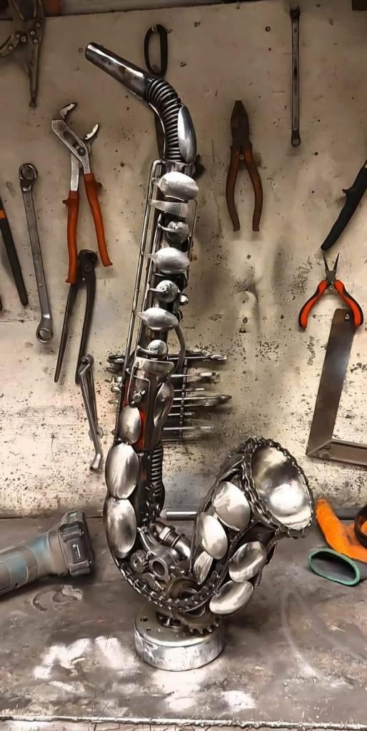 Saxofoon van gerecycled materiaal, Scrap Metal Art, kunst., Ophalen