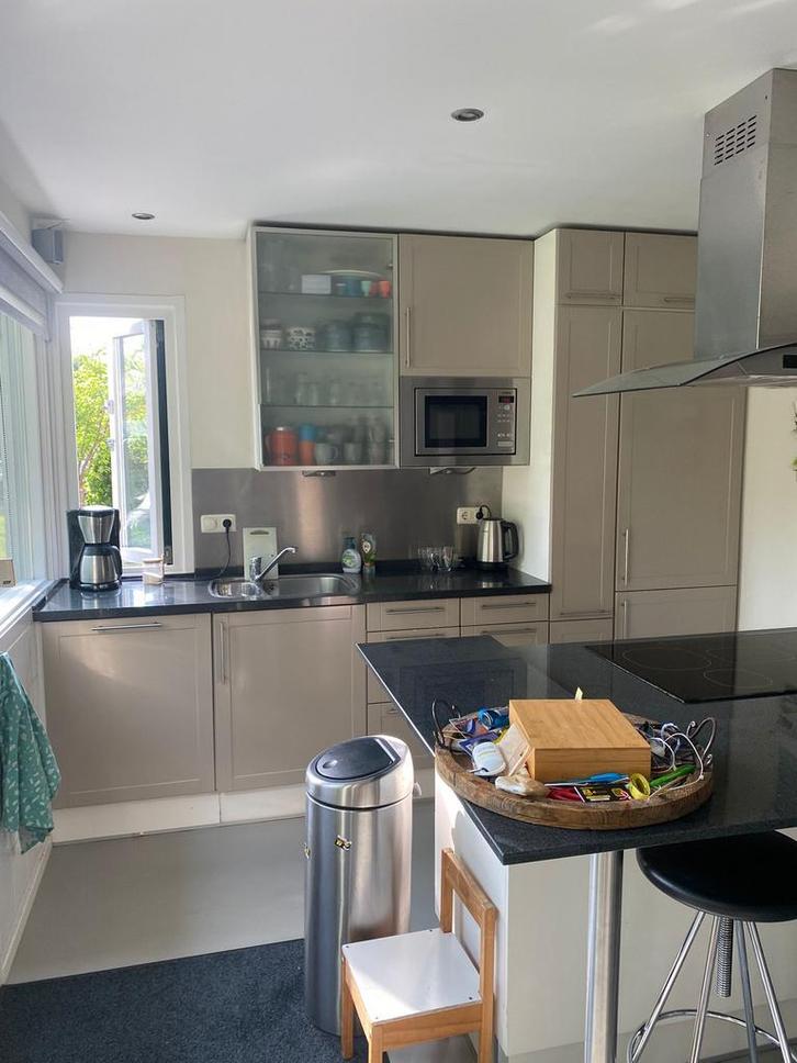Mooie gebr. schiereiland keuken, tegen leuk bod op te halen, Huis en Inrichting, Keuken | Complete keukens, Gebruikt, Overige typen