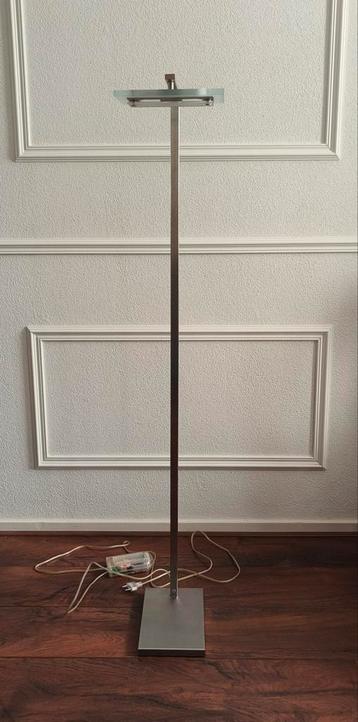 Steinhauer staande lamp met dimfunctie beschikbaar voor biedingen