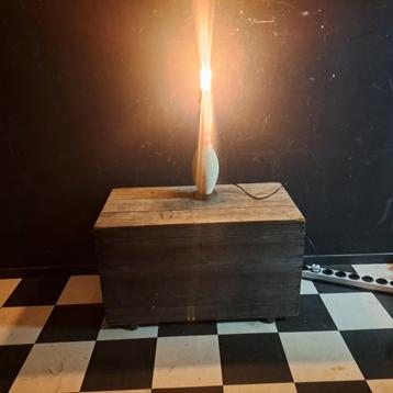 Bowling Pin lamp  beschikbaar voor biedingen