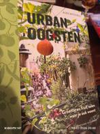 Urban Oogsten: Groente en fruit telen in de stad, Ophalen of Verzenden, Zo goed als nieuw, Alex Mitchell, Tuinieren en Tuinplanten
