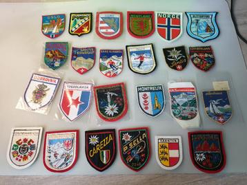 24 Stoffen emblemen - Patches (diverse landen/plaatsen) beschikbaar voor biedingen
