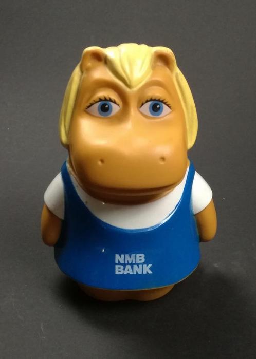 Henry Hippo mevrouw Spaarpot NMB BANK, Verzamelen, Spaarpotten, Gebruikt, Strip- of Tekenfilmfiguur, Kunststof, Verzenden