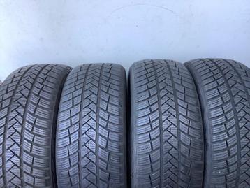 4 x  Vredestein Wintrac Pro 205 50 17 Volvo V50 40 C30 beschikbaar voor biedingen