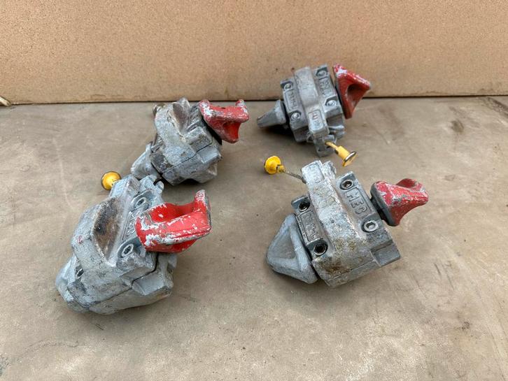 MEC Twistlocks – Containervergrendelingen, Doe-het-zelf en Verbouw, Containers, Ophalen