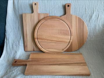 Gegraveerde borrelplanken beschikbaar voor biedingen