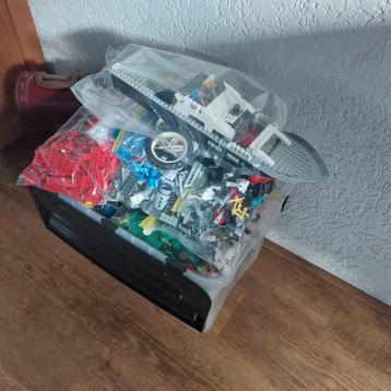Lego en technic lego 9 kg en veel boekjes   beschikbaar voor biedingen