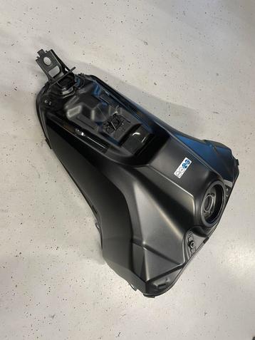 Benzinetank Honda CRF1100 africa twin beschikbaar voor biedingen