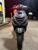 Piaggio Zip 4t 2011 super nette staat. 1 eigenaar gehad!, Fietsen en Brommers, Scooters | Piaggio, Ophalen, Zip, Zo goed als nieuw