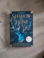Shadow and Bone - Grisha Verse, Ophalen of Verzenden, Zo goed als nieuw