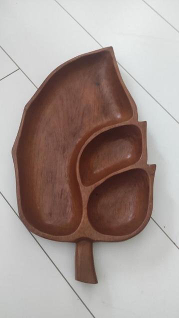 Vintage vakkenschaal teak bladvorm beschikbaar voor biedingen