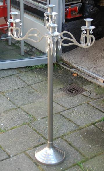 	 kandelaar/Antieke zware chroom kandelaar beschikbaar voor biedingen