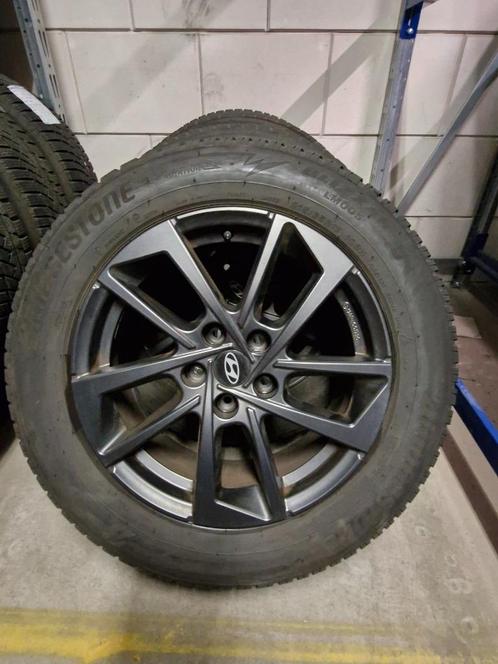 Nr.24 Velgen + winterbanden Huyndai Tucson 215/65/R17 Bridge, Auto-onderdelen, Banden en Velgen, Velg(en), Winterbanden, 17 inch